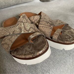 Gentle Souls Lilly Platform Sandal